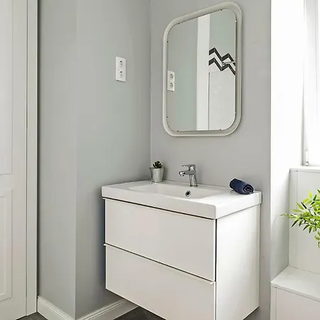 Luxury Central Apartment *